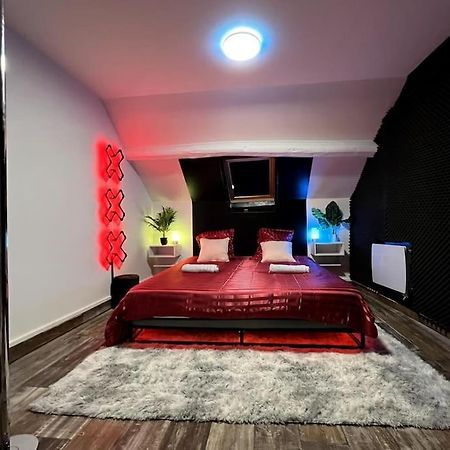 Red Love-Room / Balneo & Plus ! Souppes-sur-Loing Exterior foto