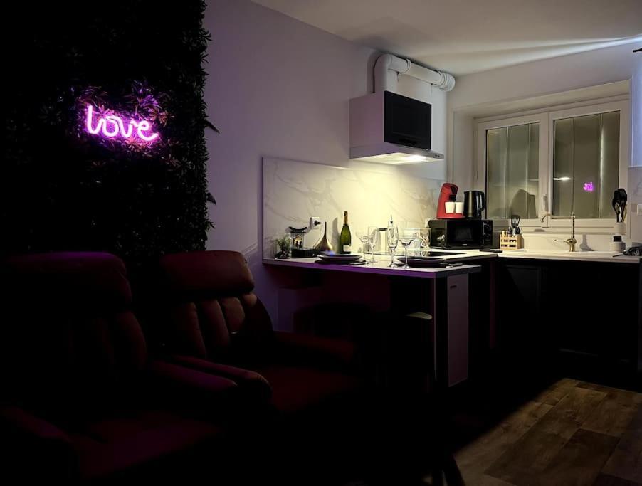 Red Love-Room / Balneo & Plus ! Souppes-sur-Loing Exterior foto